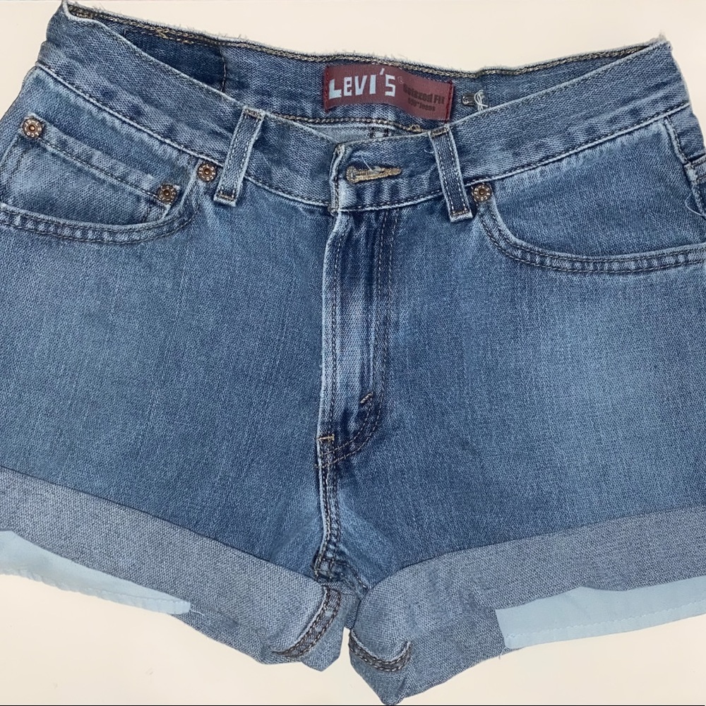 Medium wash Levi’s shorts